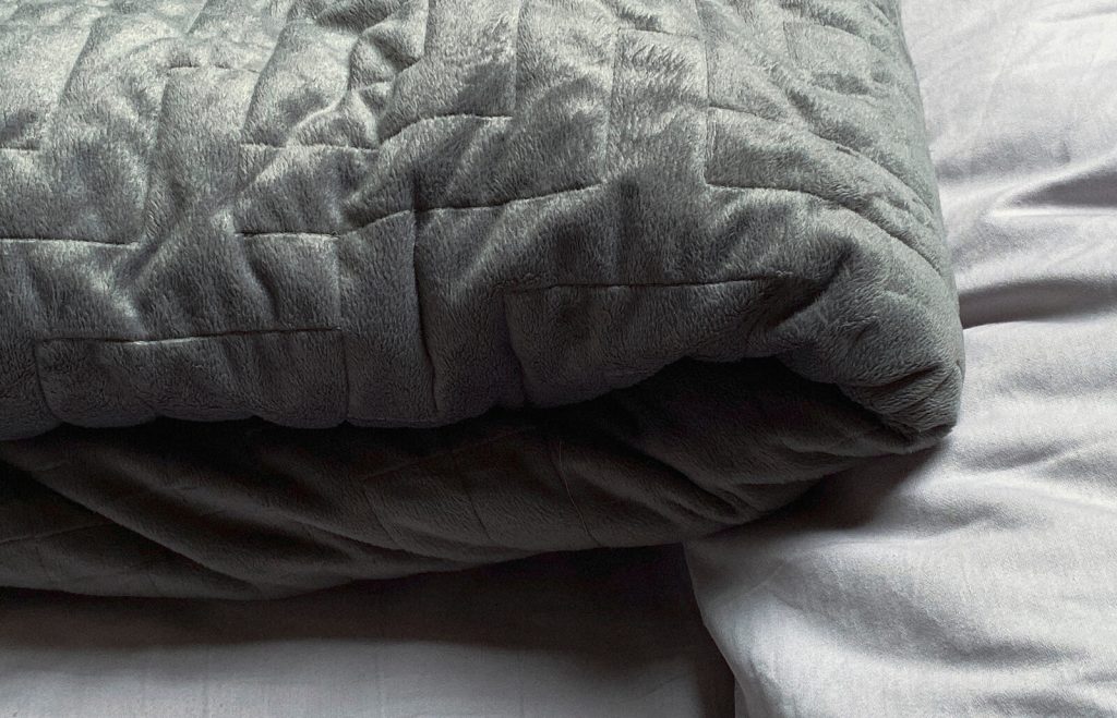 How To Wash Or Dry Clean A Weighted Blanket Queens Dry Cleaner